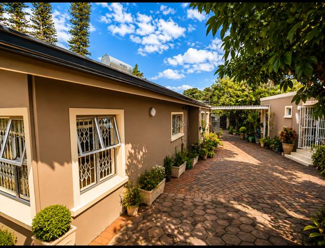 4 BEDROOM HOUSE FOR SALE IN SHERWOOD